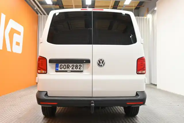 Valkoinen Pakettiauto, Volkswagen Transporter – GOR-282