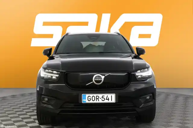 Musta Maastoauto, Volvo XC40 – GOR-541