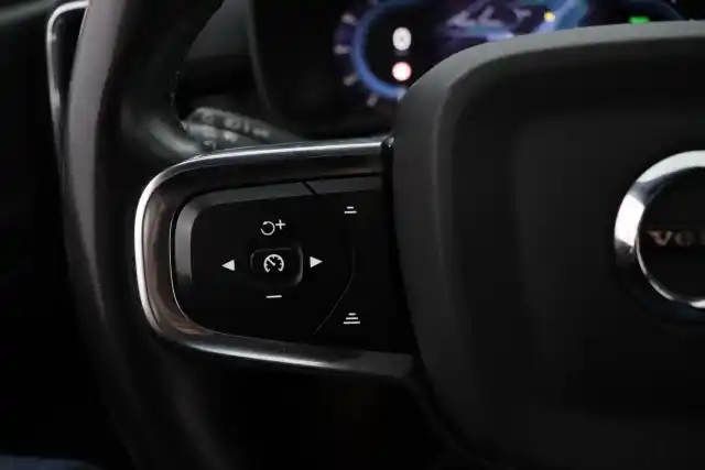 Musta Maastoauto, Volvo XC40 – GOR-541