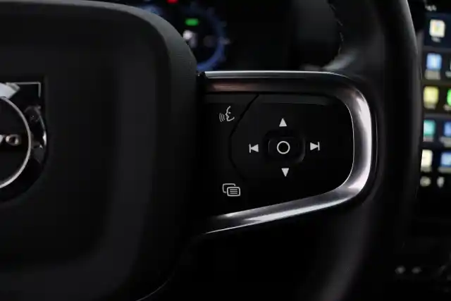 Musta Maastoauto, Volvo XC40 – GOR-541