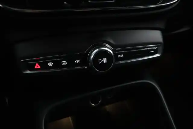 Musta Maastoauto, Volvo XC40 – GOR-541
