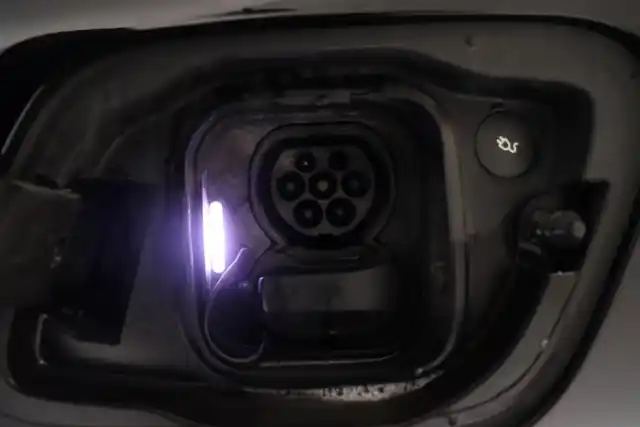 Musta Maastoauto, Volvo XC40 – GOR-541