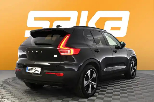 Musta Maastoauto, Volvo XC40 – GOR-541