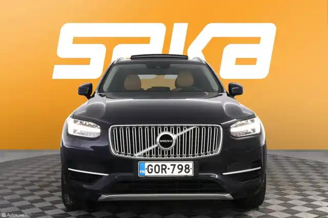 Sininen Maastoauto, Volvo XC90 – GOR-798
