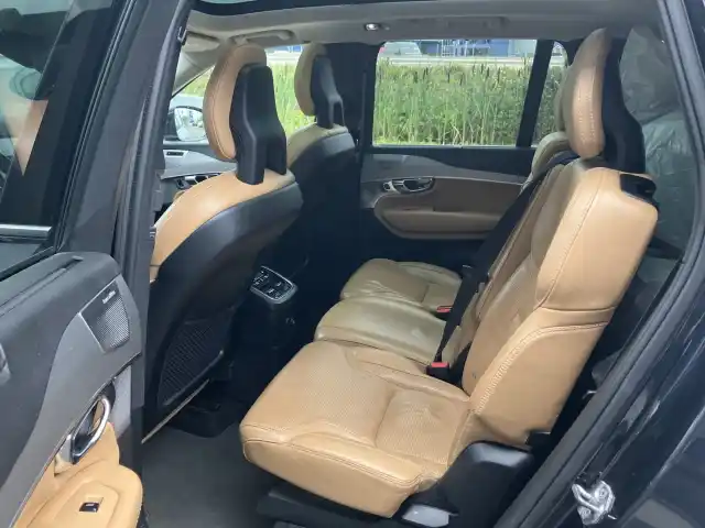 Sininen Maastoauto, Volvo XC90 – GOR-798