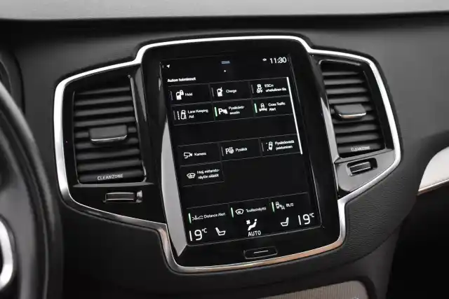 Sininen Maastoauto, Volvo XC90 – GOR-798