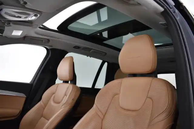 Sininen Maastoauto, Volvo XC90 – GOR-798