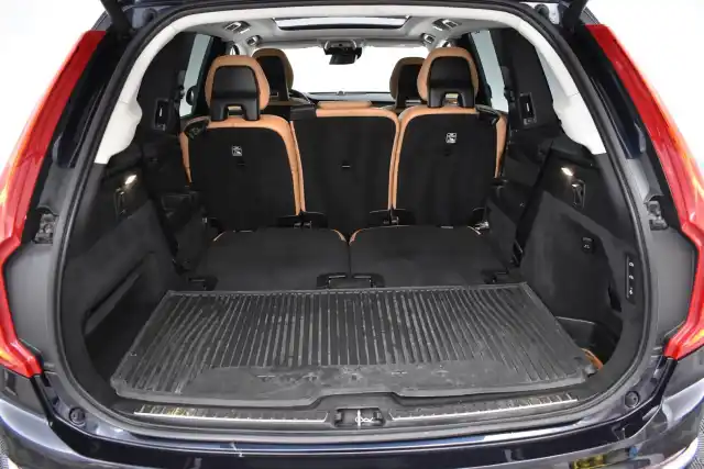 Sininen Maastoauto, Volvo XC90 – GOR-798