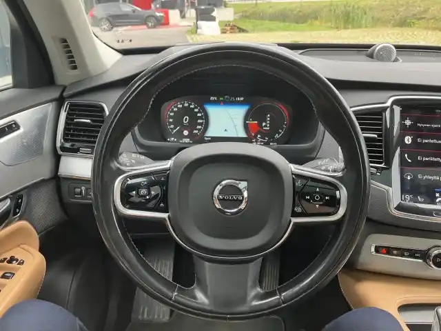 Sininen Maastoauto, Volvo XC90 – GOR-798