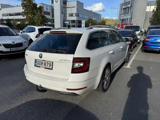 Valkoinen Farmari, Skoda Octavia – GOR-879