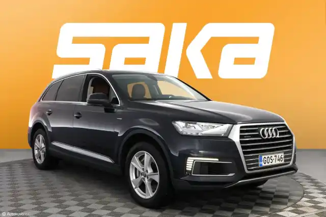 Sininen Maastoauto, Audi Q7 – GOS-746