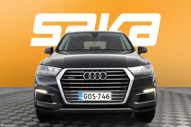 Sininen Maastoauto, Audi Q7 – GOS-746