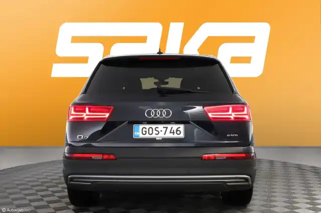 Sininen Maastoauto, Audi Q7 – GOS-746