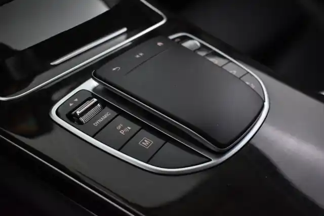 Musta Maastoauto, Mercedes-Benz GLC – GOS-934