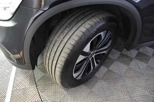 Musta Maastoauto, Mercedes-Benz GLC – GOS-934