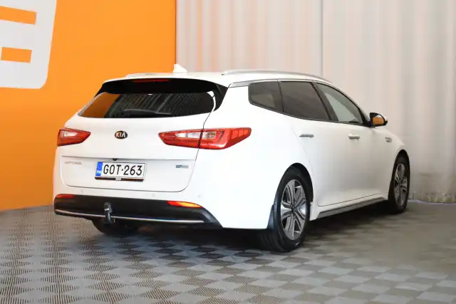 Valkoinen Farmari, Kia Optima – GOT-263