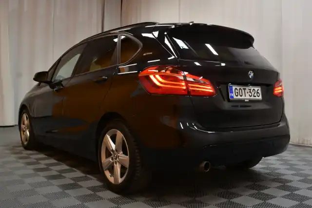 Musta Tila-auto, BMW 225 – GOT-326