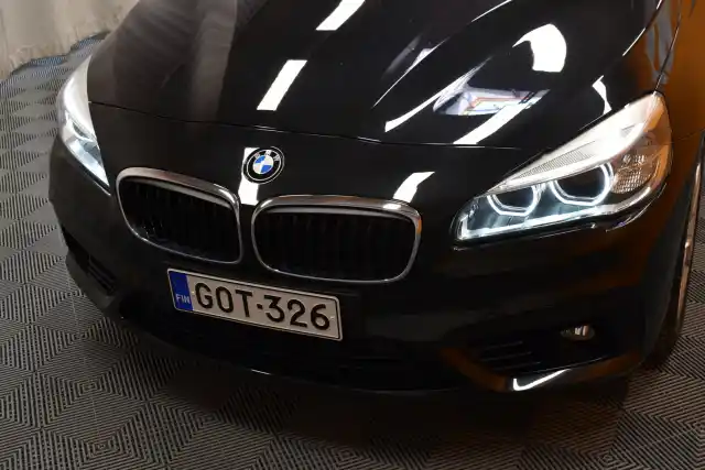 Musta Tila-auto, BMW 225 – GOT-326