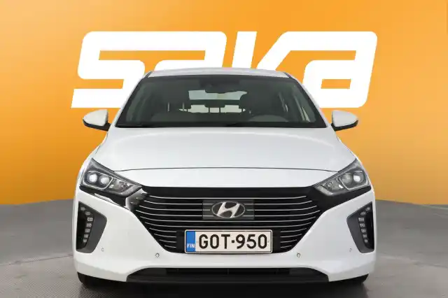 Valkoinen Viistoperä, Hyundai IONIQ PLUG-IN – GOT-950