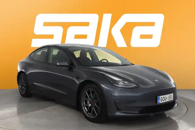 Harmaa Sedan, Tesla Model 3 – GOU-151