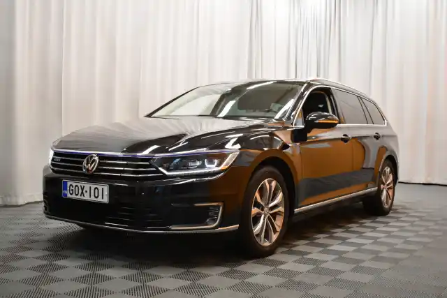 Musta Farmari, Volkswagen Passat – GOX-101