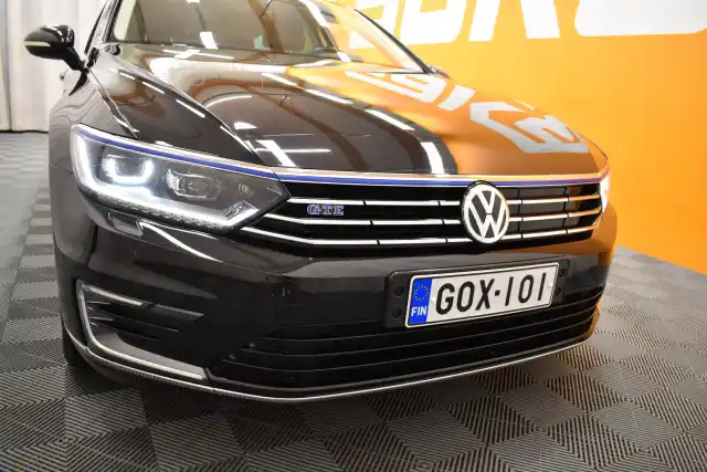 Musta Farmari, Volkswagen Passat – GOX-101