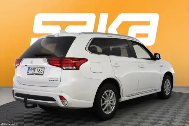 Valkoinen Farmari, Mitsubishi Outlander PHEV – GOX-163