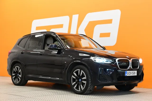 Musta Maastoauto, BMW iX3 – GOX-581
