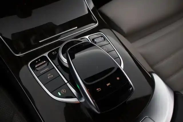 Sininen Farmari, Mercedes-Benz C – GOX-597
