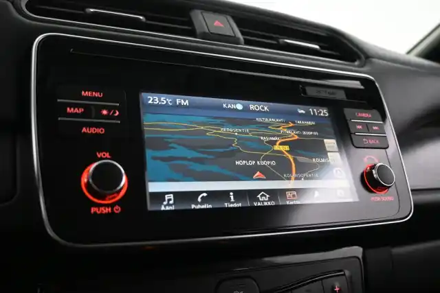 Valkoinen Viistoperä, Nissan Leaf – GOX-624