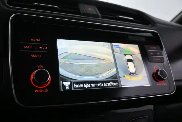 Valkoinen Viistoperä, Nissan Leaf – GOX-624