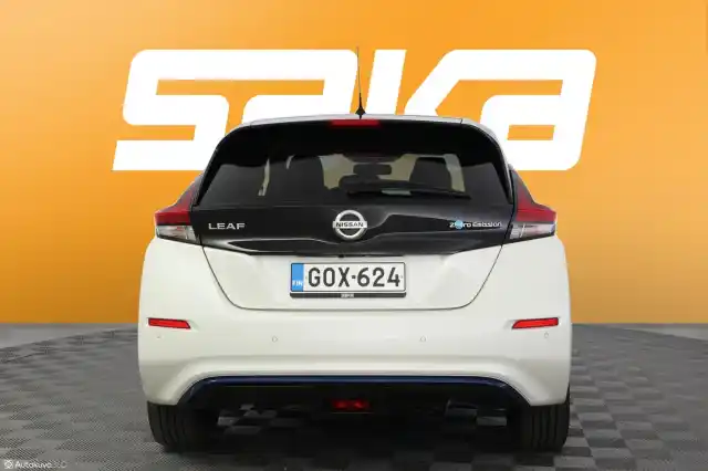 Valkoinen Viistoperä, Nissan Leaf – GOX-624