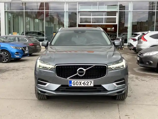 Harmaa Maastoauto, Volvo XC60 – GOX-627