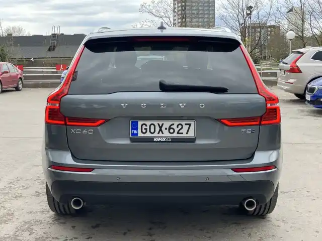 Harmaa Maastoauto, Volvo XC60 – GOX-627