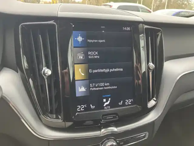 Harmaa Maastoauto, Volvo XC60 – GOX-627