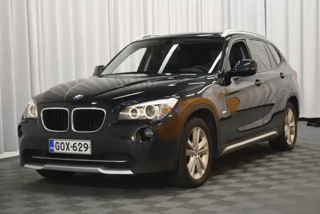 Musta Maastoauto, BMW X1 – GOX-629