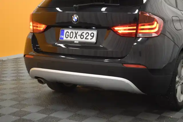 Musta Maastoauto, BMW X1 – GOX-629