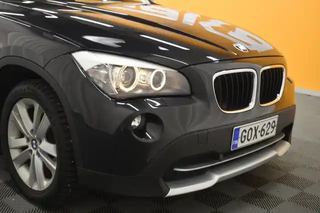 Musta Maastoauto, BMW X1 – GOX-629