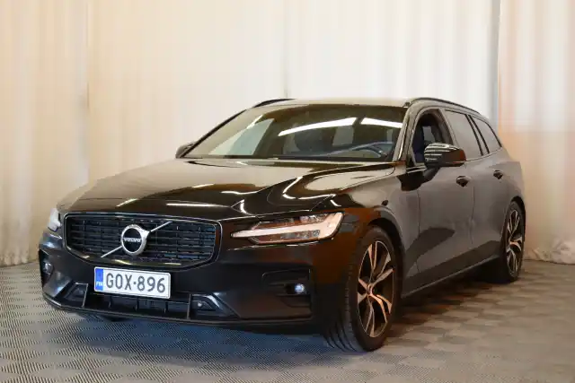 Musta Farmari, Volvo V60 – GOX-896