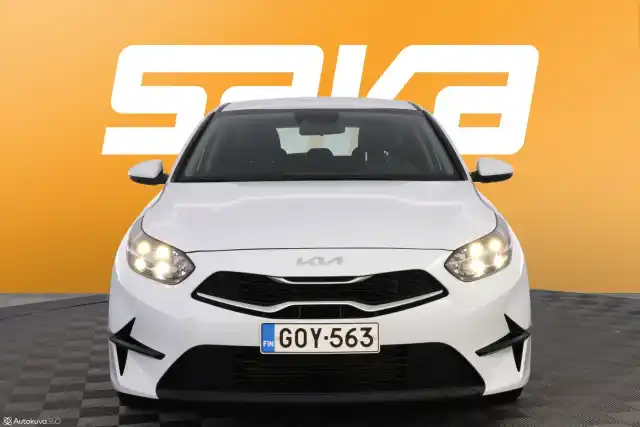 Valkoinen Viistoperä, Kia Ceed – GOY-563