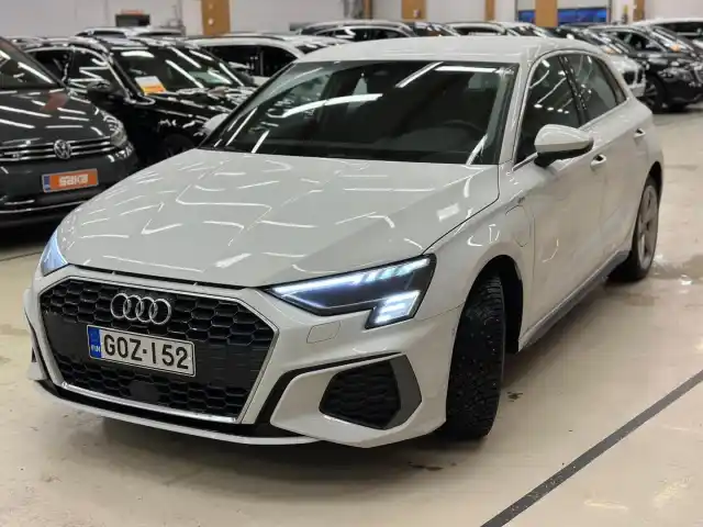 Valkoinen Viistoperä, Audi A3 – GOZ-152