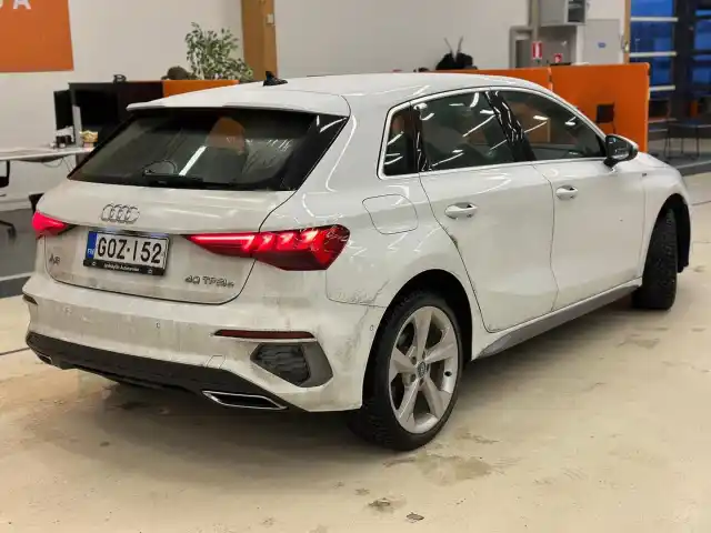 Valkoinen Viistoperä, Audi A3 – GOZ-152