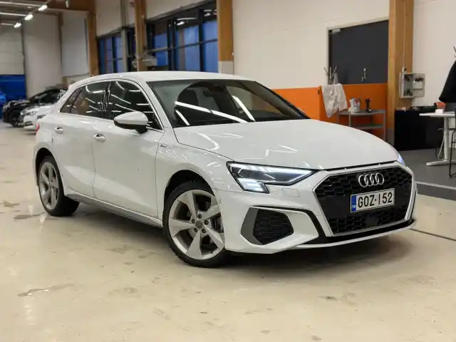 Valkoinen Viistoperä, Audi A3 – GOZ-152