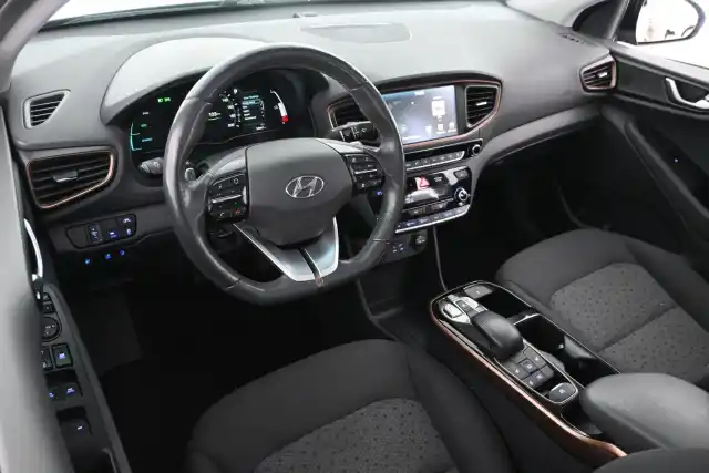 Musta Viistoperä, Hyundai IONIQ ELECTRIC – GOZ-796