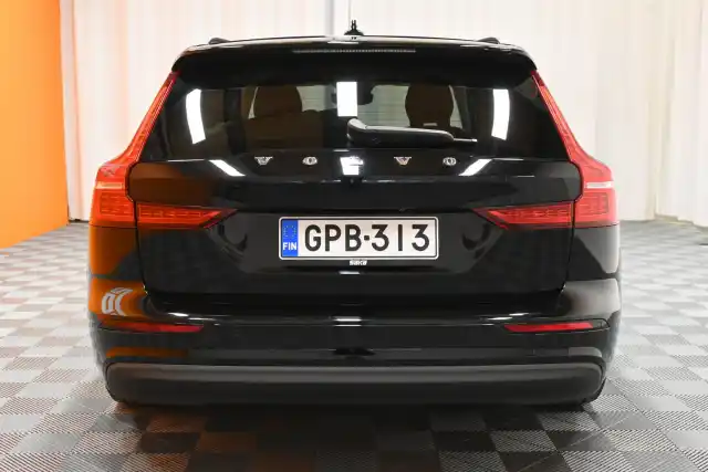 Musta Farmari, Volvo V60 – GPB-313