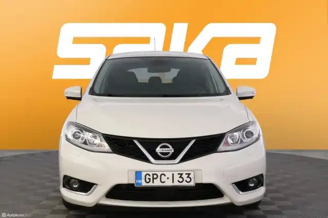 Valkoinen Tila-auto, Nissan Pulsar – GPC-133