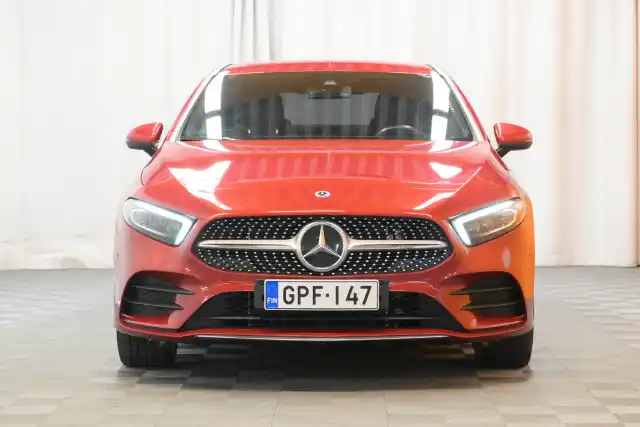 Punainen Sedan, Mercedes-Benz A – GPF-147