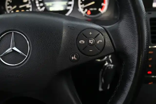 Musta Sedan, Mercedes-Benz C – GPF-664
