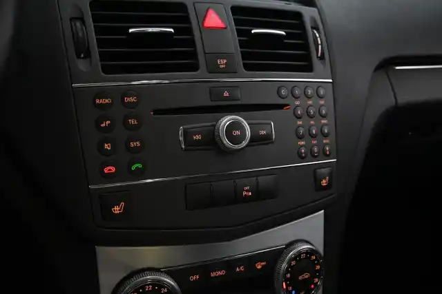 Musta Sedan, Mercedes-Benz C – GPF-664