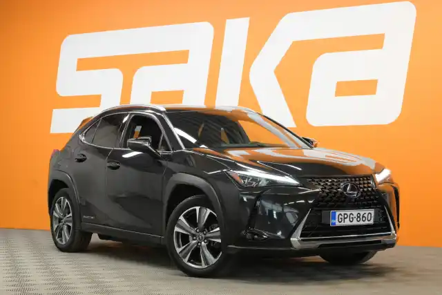 Musta Viistoperä, Lexus UX – GPG-860